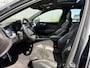 Volvo XC60 2.0 T8 Twin Engine AWD R-Design | Luchtvering | Adaptieve Cruise Control | Schuif - / Kanteldak | Stoel/Stuurverwarming | Adaptieve LED Koplampen | Memory | Head-Up Display |