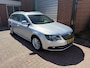 Skoda Superb Combi 1.6 TDI Champs Elysees Bj:2015 NAP!