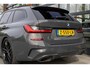BMW 3-Serie Touring M340i xDrive High Executive Edition|Pano|360 Camera|Trekhaak|Stoel + Stuur Verwarming|Dravitgrau
