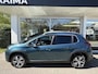 Peugeot 2008 1.2T 130pk Blue Lease Allure | Trekhaak | Achteruitrijcamera | Weinig kilometers | Dealeronderhouden | Panoramadak | Navigatie | Apple Carplay/Android Auto