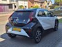 Toyota Aygo X 1.0 VVT-i S-CVT Automaat Pulse Bi-Tone | Stoelverwarming, Airconditioning, 17 inch, CarPlay, Adaptive cruise control