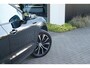 Volvo XC60 T6 Plug-in hybrid AWD Plus Dark Long Range | Trekhaak | Panoramisch schuif/kanteldak | 360 graden camera | Stoel en stuurwielverwarming | Parkeerverwarming | Adaptieve cruise control incl. BLIS |