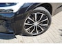Volvo XC60 T6 Plug-in hybrid AWD Plus Dark Long Range | Trekhaak | Panoramisch schuif/kanteldak | 360 graden camera | Stoel en stuurwielverwarming | Parkeerverwarming | Adaptieve cruise control incl. BLIS |