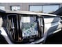 Volvo XC60 T6 Plug-in hybrid AWD Plus Dark Long Range | Trekhaak | Panoramisch schuif/kanteldak | 360 graden camera | Stoel en stuurwielverwarming | Parkeerverwarming | Adaptieve cruise control incl. BLIS |