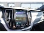 Volvo XC60 T6 Plug-in hybrid AWD Plus Dark Long Range | Trekhaak | Panoramisch schuif/kanteldak | 360 graden camera | Stoel en stuurwielverwarming | Parkeerverwarming | Adaptieve cruise control incl. BLIS |