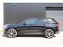 Volvo XC60 T6 Plug-in hybrid AWD Plus Dark Long Range | Trekhaak | Panoramisch schuif/kanteldak | 360 graden camera | Stoel en stuurwielverwarming | Parkeerverwarming | Adaptieve cruise control incl. BLIS |