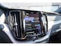 Volvo XC60 T6 Plug-in hybrid AWD Plus Dark Long Range | Trekhaak | Panoramisch schuif/kanteldak | 360 graden camera | Stoel en stuurwielverwarming | Parkeerverwarming | Adaptieve cruise control incl. BLIS |