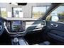 Volvo XC60 T6 Plug-in hybrid AWD Plus Dark Long Range | Trekhaak | Panoramisch schuif/kanteldak | 360 graden camera | Stoel en stuurwielverwarming | Parkeerverwarming | Adaptieve cruise control incl. BLIS |
