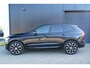 Volvo XC60 T6 Plug-in hybrid AWD Plus Dark Long Range | Trekhaak | Panoramisch schuif/kanteldak | 360 graden camera | Stoel en stuurwielverwarming | Parkeerverwarming | Adaptieve cruise control incl. BLIS |