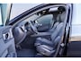 Volvo XC60 T6 Plug-in hybrid AWD Ultra Black Edition Long Range | Luchtvering | Trekhaak | HUD | Panoramisch schuif/kanteldak | Stoel en stuurwielverwarming | 21 inch | Harman Kardon | Adaptieve cruise control |