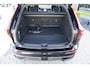 Volvo XC60 T6 Plug-in hybrid AWD Ultra Black Edition Long Range | Luchtvering | Trekhaak | HUD | Panoramisch schuif/kanteldak | Stoel en stuurwielverwarming | 21 inch | Harman Kardon | Adaptieve cruise control |
