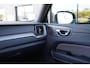 Volvo XC60 T6 Plug-in hybrid AWD Ultra Black Edition Long Range | Luchtvering | Trekhaak | HUD | Panoramisch schuif/kanteldak | Stoel en stuurwielverwarming | 21 inch | Harman Kardon | Adaptieve cruise control |