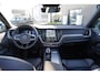 Volvo XC60 T6 Plug-in hybrid AWD Ultra Black Edition Long Range | Luchtvering | Trekhaak | HUD | Panoramisch schuif/kanteldak | Stoel en stuurwielverwarming | 21 inch | Harman Kardon | Adaptieve cruise control |