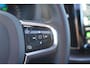 Volvo XC60 T6 Plug-in hybrid AWD Ultra Black Edition Long Range | Luchtvering | Trekhaak | HUD | Panoramisch schuif/kanteldak | Stoel en stuurwielverwarming | 21 inch | Harman Kardon | Adaptieve cruise control |