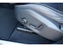 Volvo XC60 T6 Plug-in hybrid AWD Ultra Black Edition Long Range | Luchtvering | Trekhaak | HUD | Panoramisch schuif/kanteldak | Stoel en stuurwielverwarming | 21 inch | Harman Kardon | Adaptieve cruise control |