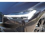 Volvo XC60 T6 Plug-in hybrid AWD Ultra Black Edition Long Range | Luchtvering | Trekhaak | HUD | Panoramisch schuif/kanteldak | Stoel en stuurwielverwarming | 21 inch | Harman Kardon | Adaptieve cruise control |