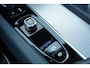 Volvo XC60 T6 Plug-in hybrid AWD Ultra Black Edition Long Range | Luchtvering | Trekhaak | HUD | Panoramisch schuif/kanteldak | Stoel en stuurwielverwarming | 21 inch | Harman Kardon | Adaptieve cruise control |