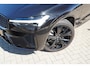 Volvo XC60 T6 Plug-in hybrid AWD Ultra Black Edition Long Range | Luchtvering | Trekhaak | HUD | Panoramisch schuif/kanteldak | Stoel en stuurwielverwarming | 21 inch | Harman Kardon | Adaptieve cruise control |