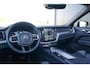 Volvo XC60 T6 Plug-in hybrid AWD Ultra Black Edition Long Range | Luchtvering | Trekhaak | HUD | Panoramisch schuif/kanteldak | Stoel en stuurwielverwarming | 21 inch | Harman Kardon | Adaptieve cruise control |