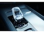 Volvo XC60 T6 Plug-in hybrid AWD Ultra Black Edition Long Range | Luchtvering | Trekhaak | HUD | Panoramisch schuif/kanteldak | Stoel en stuurwielverwarming | 21 inch | Harman Kardon | Adaptieve cruise control |