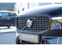 Volvo XC60 T6 Plug-in hybrid AWD Ultra Black Edition Long Range | Luchtvering | Trekhaak | HUD | Panoramisch schuif/kanteldak | Stoel en stuurwielverwarming | 21 inch | Harman Kardon | Adaptieve cruise control |