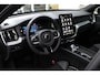 Volvo XC60 T6 Plug-in hybrid AWD Ultra Black Edition | Head-up display | Adaptive Cruise & Pilot Assist | Panoramisch Schuif-/Kanteldak | 360-Camera | Harman Kardon Premium Audio | Draadloze Telefoonlader | Premium audio by Harman Kardon | Verwarmbare voorstoelen | Vewarmbaar stuurwiel | Verwarmbare achterbank | Elektrische achterklep | Keyless entry | Elek. bed. voorstoelen met geheugen |