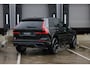 Volvo XC60 T6 Plug-in hybrid AWD Ultra Black Edition | Panoramadak met Schuif-/Kantelfunctie | Head-up display | Adaptive Cruise & Pilot Assist | 360-Camera | Harman Kardon Premium Audio | Draadloze Telefoonlader
