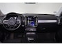 Volvo XC40 T4 190pk Momentum - Panorama/schuifdak - IntelliSafe Assist & Surround - 360º Camera - Adaptieve LED koplampen - Verwarmde voorstoelen - Parkeersensoren voor & achter - Elektr. bedienb. voorstoelen met geheugen links - 18' LMV