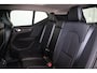Volvo XC40 T4 190pk Momentum - Panorama/schuifdak - IntelliSafe Assist & Surround - 360º Camera - Adaptieve LED koplampen - Verwarmde voorstoelen - Parkeersensoren voor & achter - Elektr. bedienb. voorstoelen met geheugen links - 18' LMV