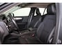 Volvo XC40 T4 190pk Momentum - Panorama/schuifdak - IntelliSafe Assist & Surround - 360º Camera - Adaptieve LED koplampen - Verwarmde voorstoelen - Parkeersensoren voor & achter - Elektr. bedienb. voorstoelen met geheugen links - 18' LMV