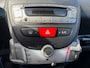 Toyota Aygo 1.0-12V + 5-Drs Airco Electric pakket Audio/CD EBD Colorpakket 2 x Airbag Dealeronderhoud Nieuwe Apk!
