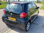 Toyota Aygo 1.0-12V + 5-Drs Airco Electric pakket Audio/CD EBD Colorpakket 2 x Airbag Dealeronderhoud Nieuwe Apk!