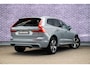Volvo XC60 2.0 T6 Plug-in hybrid AWD Essential Edition Bright | PHEV | Trekhaak | Panoramadak | Achteruitrijcamera | Parkeersensoren | BLIS | Cruise Control Adaptief | Stoelverwarming | Navigatie | Heico Sierstukken |