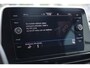 Volkswagen T-Roc Cabrio 1.5 TSI R-Line 150PK / 110kW DSG, Afneembare trekhaak, navigatie, dodehoekdetectie (side assist), R-Line in- en exterieur, verwarmbare voorstoelen, verwarmbaar multifunctioneel lederen stuurwiel, 4 seizoenen banden, 2-zone climatronic, draadloos Apple Carplay & Android Auto, DAB+, parkeersensoren voor en achter (pdc), parkeerassistent (park assist), LED plus koplampen, elektrisch verstel-, verwarm- en inklapbare buitenspiegels (spiegelpakket) etc.