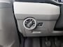 Volkswagen Transporter 2.0 TDI L2H1 Comfortline 110PK | Airco | Trekhaak | Radio | Bijrijdersbank | Parkeerhulp achter | Cruise control | Navigatie | Apple Carplay/Android Auto |