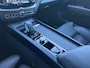 Volvo XC60 2.0 B5 Momentum Business | Memory stoelen | Trekhaak | Camera | Leder! | Pilot Assist | Stoel & stuurverwarming |