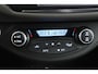 Toyota Yaris 1.5 Hybrid Bi-Tone | Cruise control | Climate control | Parkeercamera |