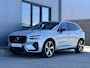 Volvo XC60 2.0 T6 Plug-in hybrid AWD R-Design 350 PK | Long range | B&W | Luchtvering | Panorama dak