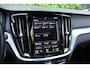 Volvo S60 2.0 T4 R-Design | NL-AUTO! | PANODAK | ELEKTR. STOEL INCL. MEMORY | ELEKTR. TREKHAAK | STOELVERWARMING | ADAPTIVE CRUISE | DODE HOEK | LANE ASSIST