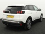 Peugeot 3008 1.2 PureTech Blue Lease Premium Avantage Apple Carplay/Android Auto, Achteruitrijcamera, Cruise control, Bluetooth, Parkeersensor voor en achter, Regensensor, Rijstrooksensor, stuur multifunctioneel Stap in comfort en stijl met deze Peugeot 3008 1.2 PureTech Blue Lease Premium Avantage uit 2020 met automaat. Deze moderne SUV combineert een krachtige en zuinige benzinemotor met een soepel