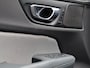 Volvo V60 T4 210PK R-Design / Parkeerverwarming / Trekhaak / Harman Kardon / Full Led / Exterior Stylingkit / Gelamineerd Glas / Keyless / 19"