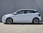 Hyundai i20 1.0 T-GDI Comfort Smart / Dealer onderhouden / Navigatie via Apple Carplay of Android Auto / Stuur- & Stoelverwarming / Achteruitrijcamera / Climate control / Cruise control / Parkeersensoren achter /