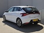 Hyundai i20 1.0 T-GDI Comfort Smart / Dealer onderhouden / Navigatie via Apple Carplay of Android Auto / Stuur- & Stoelverwarming / Achteruitrijcamera / Climate control / Cruise control / Parkeersensoren achter /
