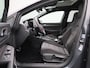 Volkswagen Golf 2.0 TSI GTI 265 PK | Facelift | Panoramadak | Head-Updisplay | Stoelverwarming |Verlicht Volkswagen-Logo Voor | Black Style | Achteruitrijcamera | LED Matrix