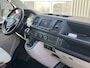 Volkswagen Transporter Kombi 2.0 TDI L2H1 150pk Btw en Bpm vrij!! Airco Cruise control Parkeersensoren voor + achter EURO 6 Trekhaak 2500kg Trekgewicht BTW en Bpm vrij ! Ideaal voor camperombouw! 9-persoons