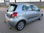 Toyota Yaris 1.3 VVTi Aspiration*VELGEN*TERKHAAK*NEW APK*AIRCO*ELKT-RAAM*NAP