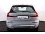 Volvo XC60 T6 Recharge AWD Essential - Panorama/schuifdak - Parkeercamera achter - Parkeersensoren achter - Draadloze tel. lader - High Performance audio - Cruise control - Inklapbare trekhaak - 18' LMV