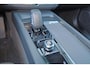 Volvo XC60 T6 Recharge AWD Essential - Panorama/schuifdak - Parkeercamera achter - Parkeersensoren achter - Draadloze tel. lader - High Performance audio - Cruise control - Inklapbare trekhaak - 18' LMV
