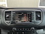 Opel Vivaro 2.0 CDTI L2H1 Dubbele schuifdeur Parkeerhulp voor en achter Achteruitrijcamera Airco Cruise control Kastinrichting Imperiaal Apple Carplay Bluetooth telefoon voorbereiding 3-Persoons Euro 6