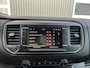 Opel Vivaro 2.0 CDTI L2H1 Dubbele schuifdeur Parkeerhulp voor en achter Achteruitrijcamera Airco Cruise control Kastinrichting Imperiaal Apple Carplay Bluetooth telefoon voorbereiding 3-Persoons Euro 6